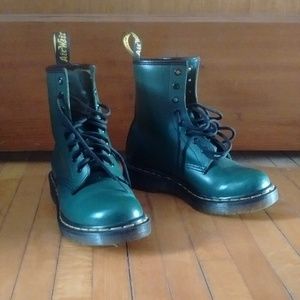 GREEN Doc Dr Martens Classic 8 Eyelet Boots 36